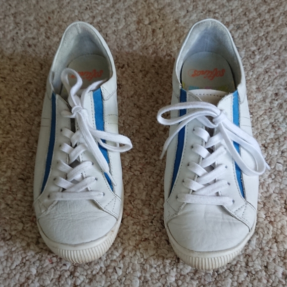 SOFTINOS BY FLY LONDON Iddy Sneaker In White/ Blue size 6.5 - Picture 1 of 15